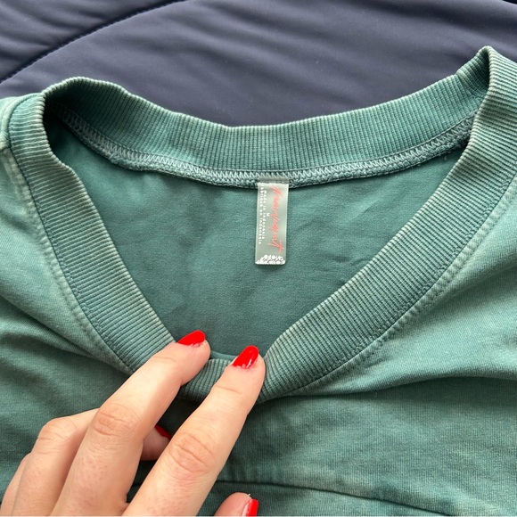 Free People Movement Hot Shot Crossover Set in Evergreen - Picture 14 of 16